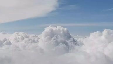 4K实拍云层云海视频的预览图